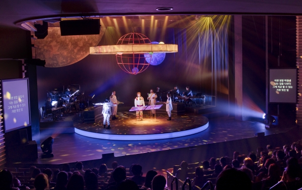 국립창극단의 공상과학 창극 '우주소리'의 한 장면. 사진_국립극장 제공