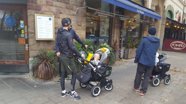 스톡홀름 거리 곳곳에서 유아차를 미는 ‘라테파파’를 흔하게 만날 수 있다. ⓒ한국언론진흥재단 연수기자단