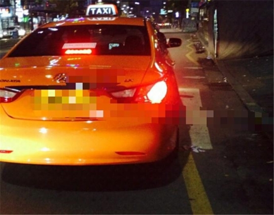 택시 승차거부 삼진아웃제가 도입됐으나 심야에 서울 도심에서 택시를 잡는 일은 하늘의 별따기다. ⓒ이지현