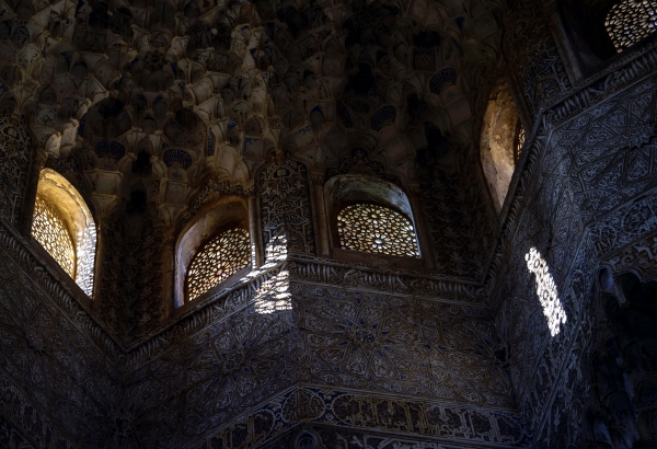 알함브라 궁전의 화려했던 이슬람 역사를 말해주는 이국적 문양들. 사진_조현주