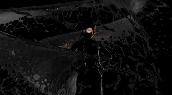 'Sal-Ki(살기)' 뮤직비디오의 한 장면.