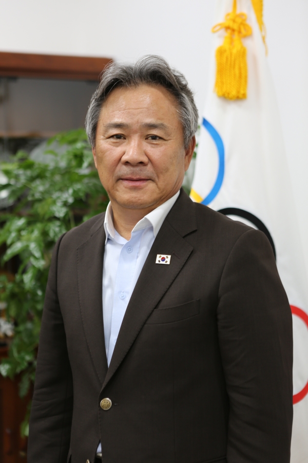 한국의 역대 11번째 국제올림픽위원회(IOC) 위원으로 선출된 이기흥 대한체육회 회장. ⓒ여성신문