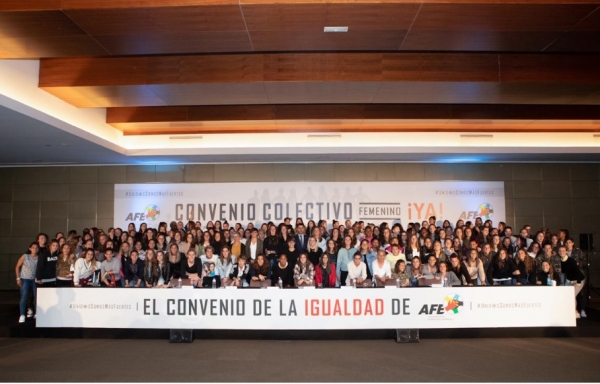 스페인의 16개 클럽에 소속 된 200여명의 선수들이 회의를 연 모습. ⓒAFE