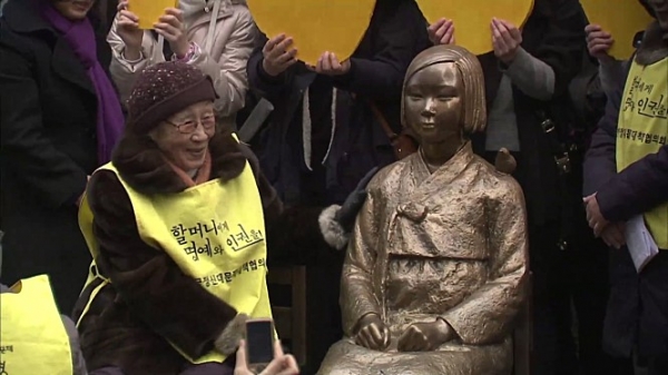 일본군 '위안부' 피해자 김복동 할머니는 일본의 사죄를 받기 위해 투쟁한 여성인권운동가이자 평화운동가였다. ⓒ엣나인필름