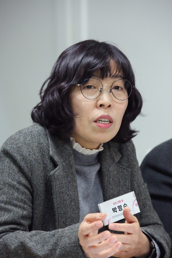 박명숙 한국여성노동자회 부대표가 여성정책 전문가 간담회에서 발언을 하고 있다. ⓒ홍수형 기자