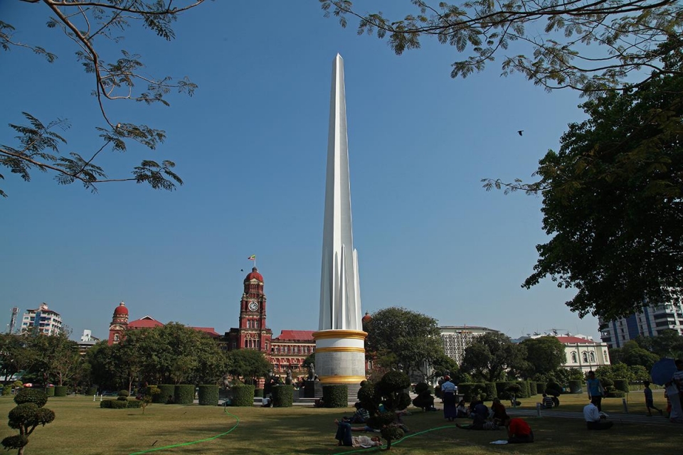 마하반둘라 공원과 독립기념탑. ©조용경