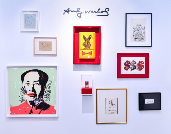 《Keith Haring &Yue MinJun × KAWS, Zhou Chunya, Liu Ye, Zhou Tiehai, Jin Nu》, 피카프로젝트 청담본점, 2020 © PICAPROJECT