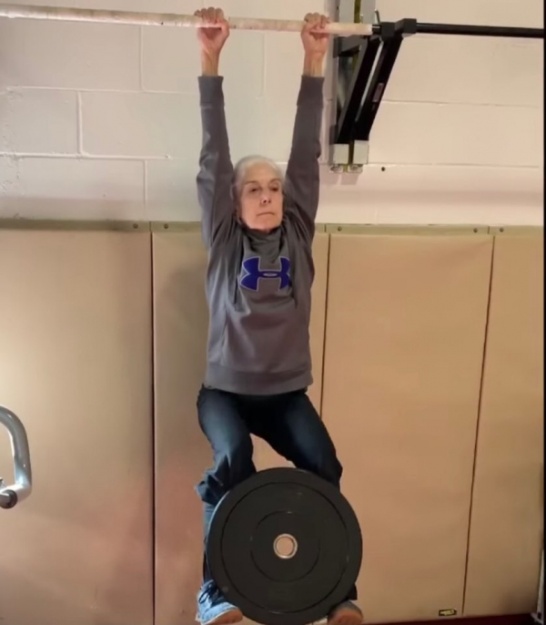 미국 코네티컷 스탬포드에 거주하는 로렌 브루존(72)씨는 매일 크로스핏으로 건강을 가꾸고 있다. 인스타그램 캡처.