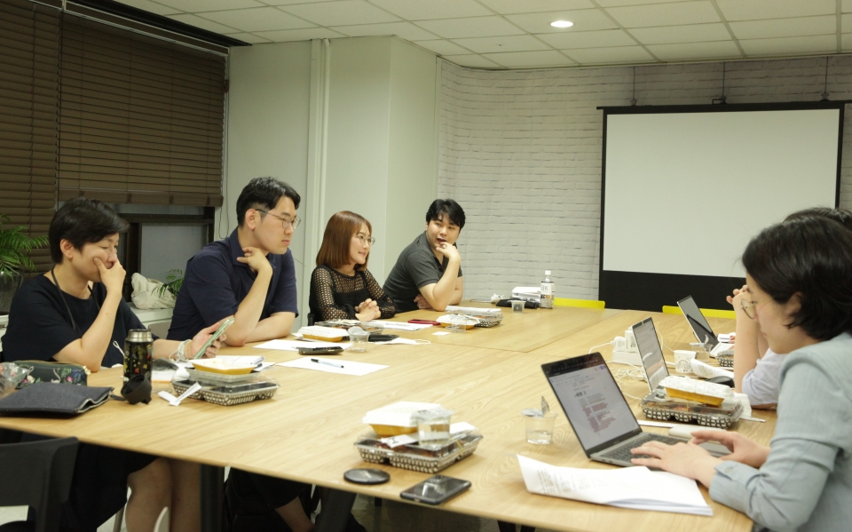 8일 오후 서울 서대문구 여성신문에서 젠더폴리틱스는 '한국사회 젠더 갈등와 해결책' 세미나를 열었다. ⓒ홍수형 기자