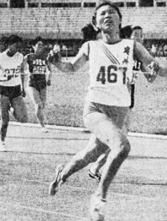 이은자 선수(당시 충주여고 3학년)는 1978년 전국종별육상경기선수권대회 200m에서 24초 7로 한국신기록을 작성했다.  ⓒ대한육상연맹