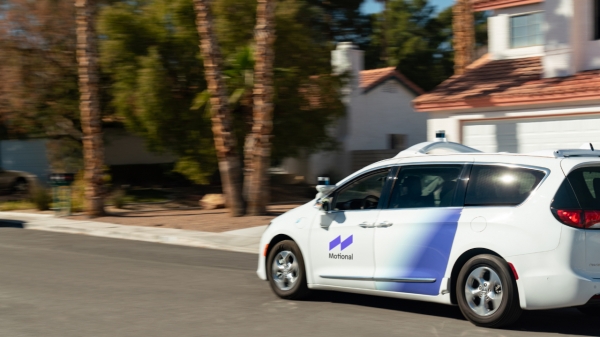 현대자동차그룹과 미국 자율주행 전문업체 앱티브의 합작사 '모셔널'은 최근 미국 라스베이거스 일반도로에서 운전자 없는 자율주행 시험을 성공적으로 마쳤다. ⓒ모셔널