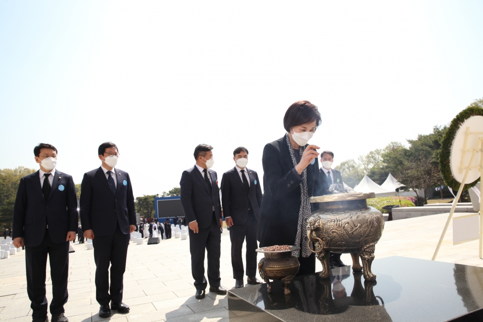 19일 서울 강북구 국립4.19민주묘지에서 제61주년 4.19혁명 기념식이 열렸다. ⓒ홍수형 기자