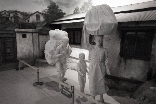 한국전쟁 당시 피란민 모습을 재현한 모형. 전쟁기념관 소장. ⓒ최규화