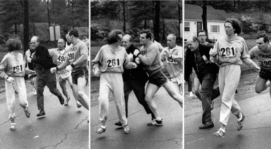 캐서린 스위처는 1967년 미국 보스턴 마라톤 대회에 참가해 방해와 위협에도 불구하고 여성 최초로 풀코스 마라톤을 완주했다. ⓒ캐서린 스위처 공식 웹사이트 / AP Images