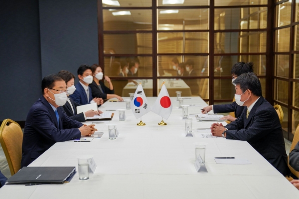한국과 일본 외교장관이 뉴욕에서 회담을 갖고 현안을 논의했다 ⓒ외교부
