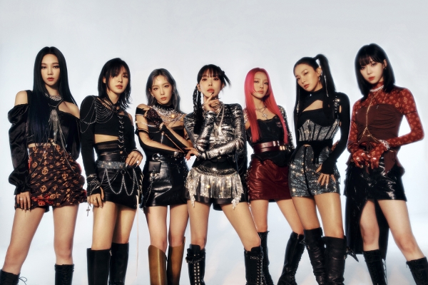 SM엔터테인먼트의 ‘걸스 온 톱'(Girls On Top, GOT)’ 프로젝트에 참여하는 여성 아티스트들. 왼쪽부터 카리나, 웬디, 태연, 보아, 효연, 슬기, 윈터.  ⓒSM엔터테인먼트 제공