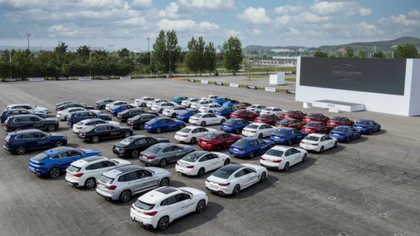 BMW코리아가 27일 인천 영종도 BMW 드라이빙 센터에서 BMW 뉴 5시리즈와 뉴 6시리즈 그란 투리스모를 전세계 최초로 공개했다. ⓒBMW코리아