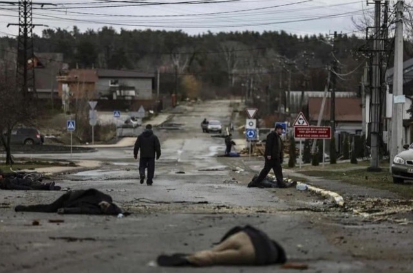러시아군이 철수한 키이우 주변에 민간인 시신들이 방치돼 있다. ⓒ우크라이나 국방부 트위터
