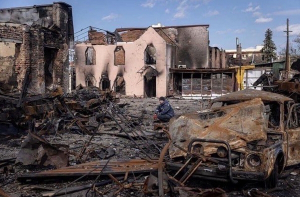 러시아군이 공격으로 폐허가 된 우크라이나의 한 마을 ⓒ우크라이나 국방부 트위터
