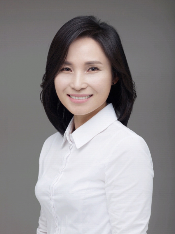 김포 최초 여성 3선 의원이자 첫 여성 의장인 더불어민주당 신명순 김포시의회 의장.