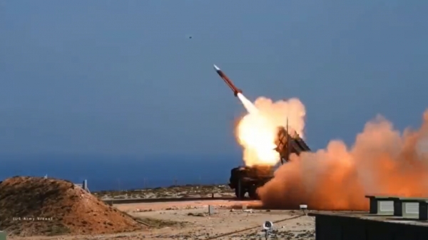우크라이나군이 전쟁 50일째를 맞아 공개한 지대공 미사일 발사장면(우크라이나 국방부 트위터)
