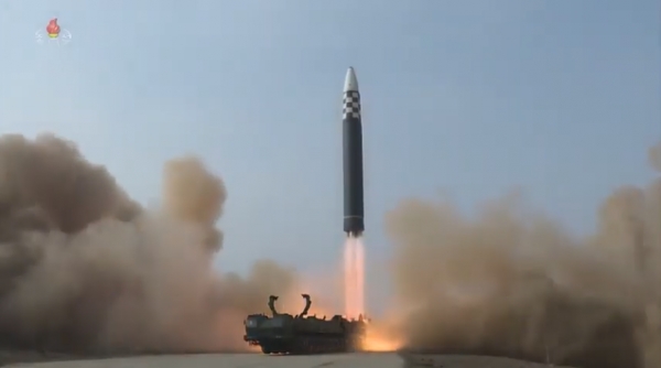 북한이 최근 시험발사한 대륙간탄도미사일 ⓒ조선중앙TV 화면 갈무리