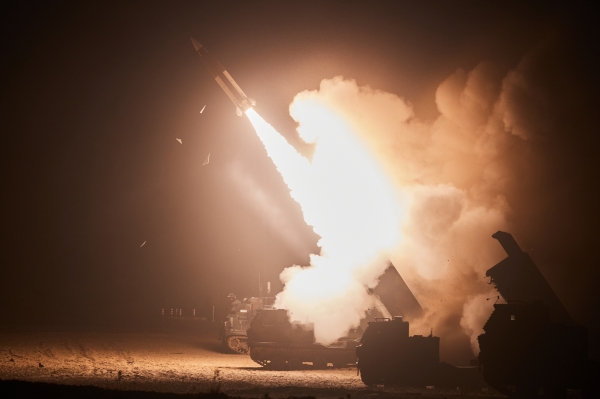 에이태킴스 지대지 미사일 발사 장면.(사진=합동참모본부 제공)