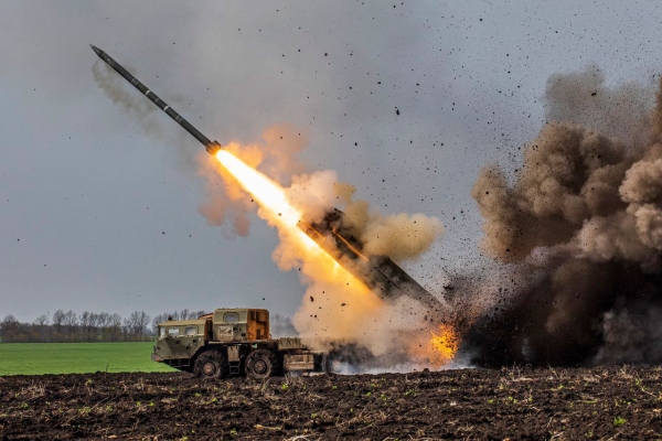 다연발 로켓포를 발사하는 러시아군 ⓒ러시아 국방부 페이스북