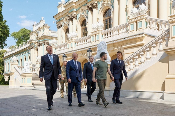 에마뉘엘 마크롱 프랑스 대통령과 올라프 숄츠 독일 총리, 마리오 드라기 이탈리아 총리가 키이우를 방문해 볼리디미르 젤센스키 우크라이나 대통령과 만났다. ⓒ우크라이나 국방부 트위터
