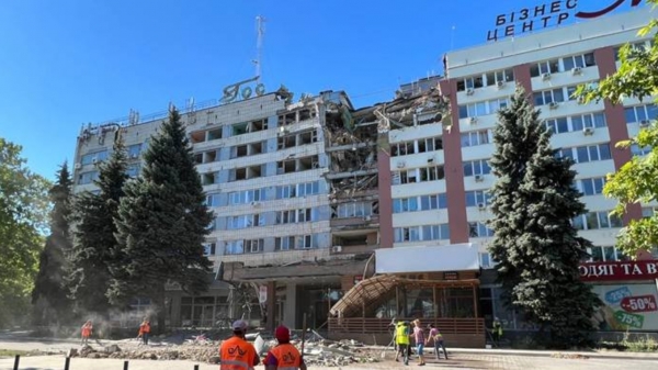 우크라이나 남부 미콜라이우의 한 건물이 러시아의 미사일 공격으로 파괴됐다. ⓒ우크라이나 국방부 트위터
