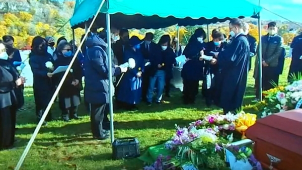 고 김경자씨 장례식이 뉴욕 발할라 묘지에서 열리고 있다. ⓒ BCA7 화면 갈무리