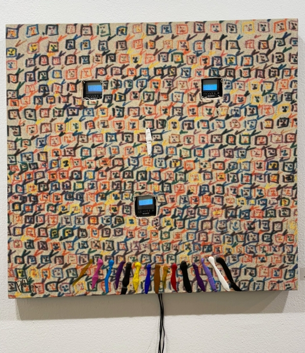 아트웍스파리서울이 아트제주 2022에 출품한 백남준 작가의 설치 작품. Untitled, 1990, Three televisions, silkscreen and acrylic on canvas, 76x82 cm ⓒ이세아 기자