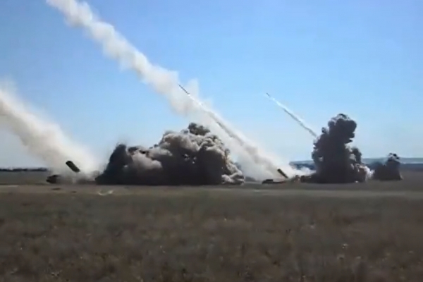 우크라이나군이 고속기동포병로켓시스템 '하이마스(HIMARS)'를 발사하고 있다. ⓒ우크라이나 국방부 트위터