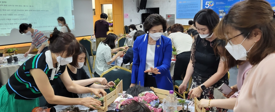 감정노동 직원 힐링 프로그램. 사진=전북여성교육문화센터