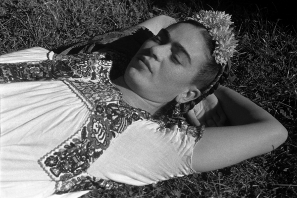 레오 마티즈(Leo Matiz), 햇빛 아래의 프리다, 1941 ⓒAlejandra Matiz/메이드인뷰 제공