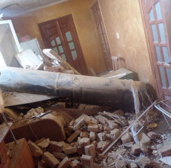 우크라이나 서부 이바노-프랑키우스크 지역의 한 주택에 떨어진 러시아 미사일 ⓒ우크라이나 국방부 트위터