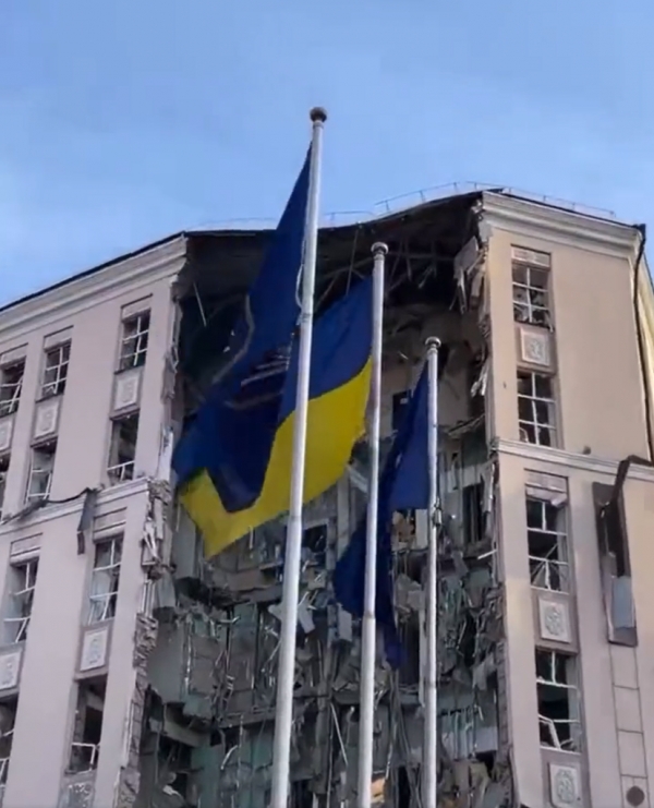 러시아군의 공격으로 파괴된 우크라이나 수도 키이우의 한 건물 ⓒ우크라이나 국방부 트위터