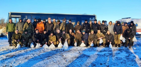 러시아와의 포로교환으로 돌아온 우크라이나군 ⓒ우크라이나 국방부 트위터