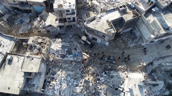 지진 발생 1주일이 지난뒤에도 구조작업을 계속하고 있는 시리아민방위대  ⓒ시리아민방위대 트위터