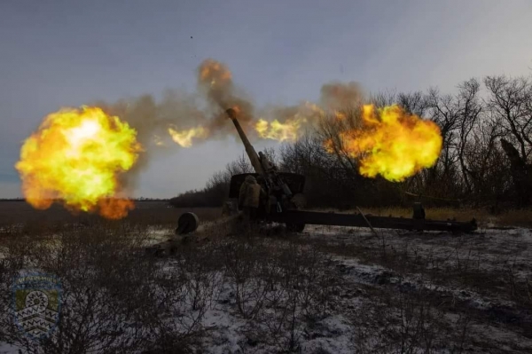 러시아군을 향해 포격하고 있는 우크라이나 군 ⓒ세르히 하이다이 도네츠크 주지사 트위터