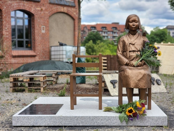8일(현지시간) 독일 카셀대 교정에 설치된 평화의 소녀상. ⓒ정의기억연대