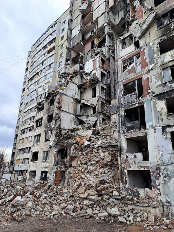 러시아의 공격을 받은 하르키우의 건물이 파괴됐다. ⓒ우크라이나 국방부 트위터