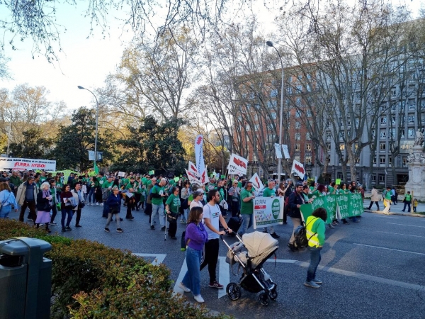 지난 3월26일 스페인 마드리드에서 열린 공립학교 예산 확충 요구 시위 현장.  ⓒ정보라 작가 제공