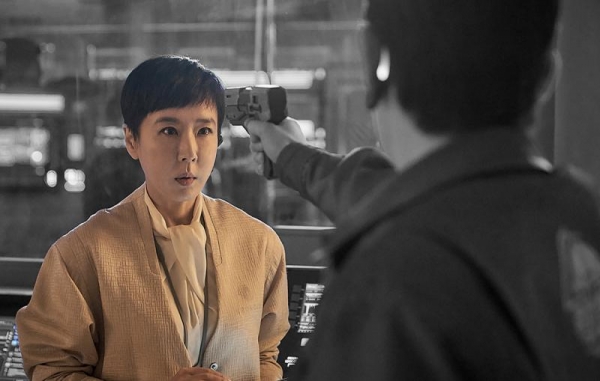 넷플릭스 영화 ‘정이’는 배우 강수연의 유작이다. 사진=넷플릭스 제공