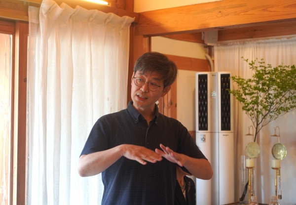 김재형 한국술문헌연구소 소장이 ‘한국의 세시주’를 주제로 강의를 진행하고 있다. ⓒ김민정 기자