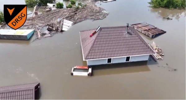 카호우카 댐 붕괴로 하류 마을이 물에 잠겼다. ⓒ우크라이나 국방부 트위터