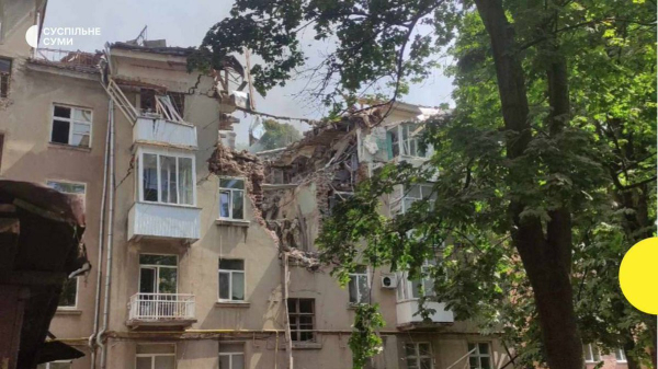 우크라이나 북동부 수미의 민간인 건물이 러시아군의 드론 공격으로 파괴됐다. ⓒ우크라이나 국방부 트위터