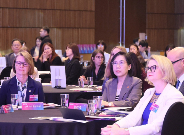 김현숙 여성가족부 장관이 21일 오전 여의도 63컨벤션센터에서 열린 '2023 대한민국 양성평등 포럼'에 참석하고 있다. ⓒ여성가족부 제공