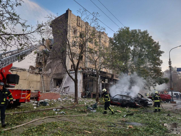 우크라이나 체르카시 중심부에 있는 호텔이 러시아의 미사일 공격으로 파괴됐다. ⓒ우크라이나 국방부X
