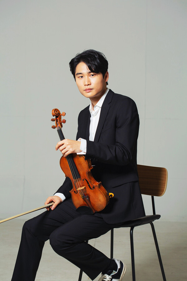 한국인 최초로 2015년 프레미오 파가니니 콩쿠르, 2022년 시벨리우스 바이올린 콩쿠르에서 우승하며 국제무대에 이름을 알린 바이올리니스트 양인모. ⓒ서울시립교향악단 제공